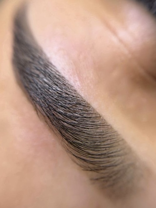 Tinte de cejas + Diseño de cejas